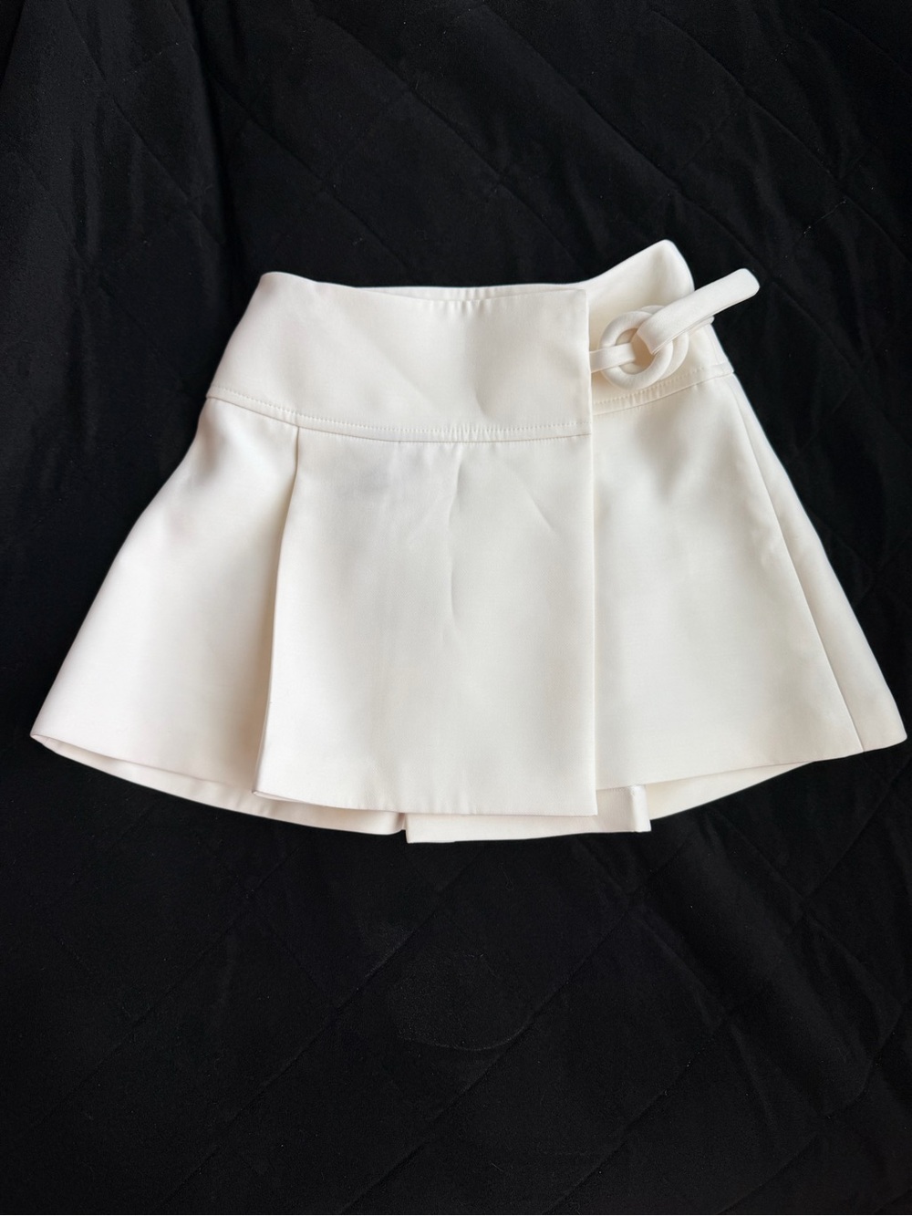 Louis Vuitton White Ring Detail A-Line Mini-Skirt, Spring/Summer 2019